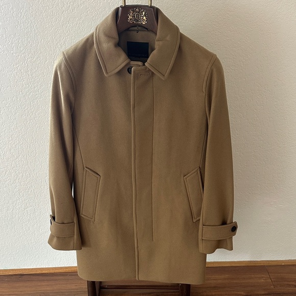 Banana Republic Men's Tan Trench Coat Size Men’s Small